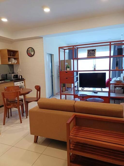 Timurbay Seafront Residence By Ozzy Azizi Kuantan Kültér fotó