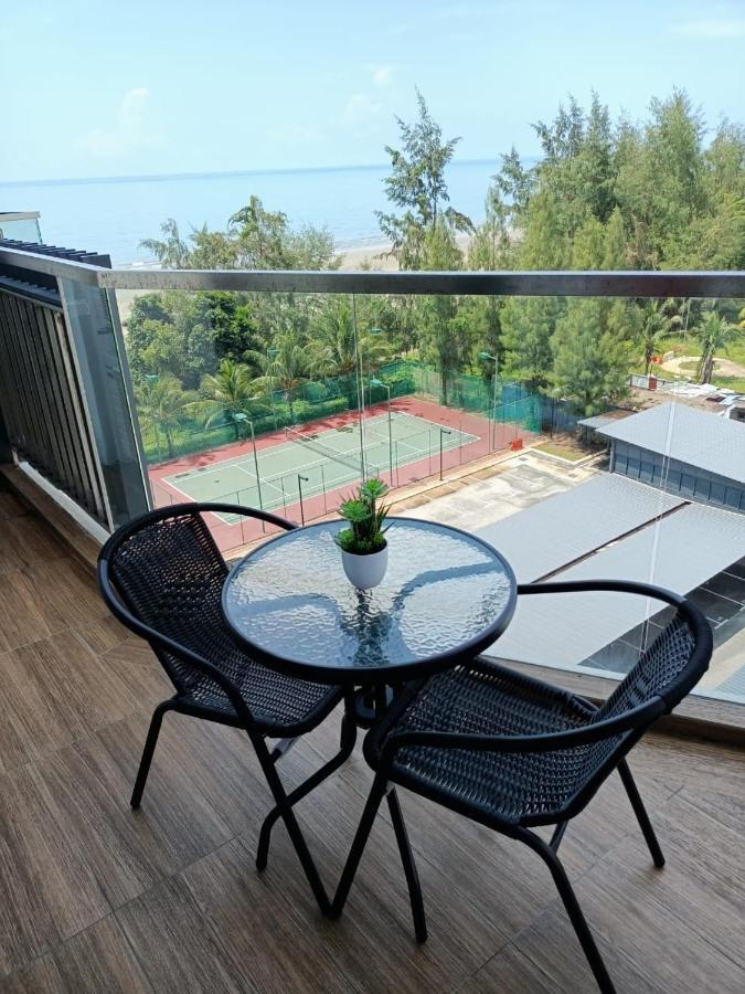 Timurbay Seafront Residence By Ozzy Azizi Kuantan Kültér fotó